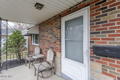 Tiny photo for 5542 Ashdale Court, Toledo, OH 43612 (MLS # 10005241)