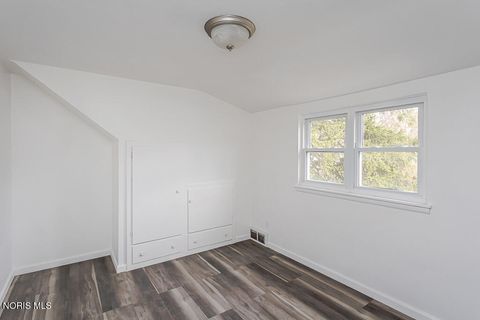 Tiny photo for 5542 Ashdale Court, Toledo, OH 43612 (MLS # 10005241)