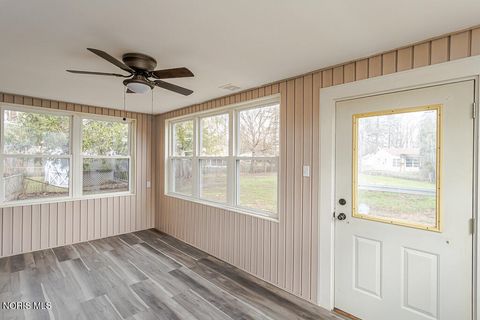 Tiny photo for 5542 Ashdale Court, Toledo, OH 43612 (MLS # 10005241)