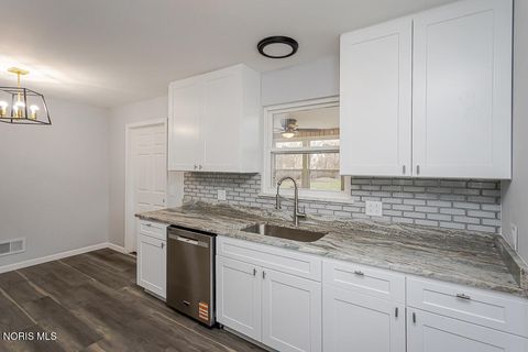 Tiny photo for 5542 Ashdale Court, Toledo, OH 43612 (MLS # 10005241)