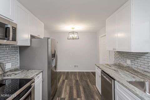 Tiny photo for 5542 Ashdale Court, Toledo, OH 43612 (MLS # 10005241)