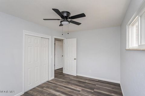 Tiny photo for 5542 Ashdale Court, Toledo, OH 43612 (MLS # 10005241)