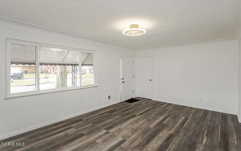 Tiny photo for 5542 Ashdale Court, Toledo, OH 43612 (MLS # 10005241)