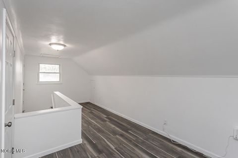 Tiny photo for 5542 Ashdale Court, Toledo, OH 43612 (MLS # 10005241)