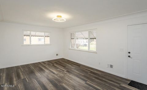 Tiny photo for 5542 Ashdale Court, Toledo, OH 43612 (MLS # 10005241)