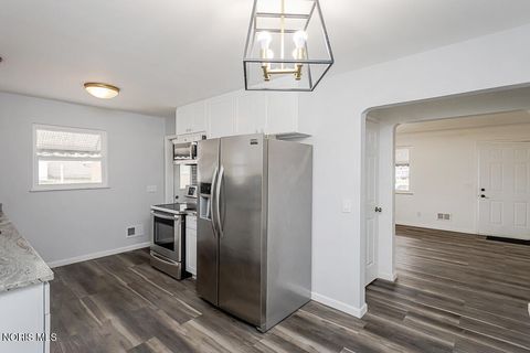 Tiny photo for 5542 Ashdale Court, Toledo, OH 43612 (MLS # 10005241)