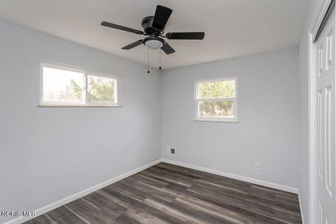 Tiny photo for 5542 Ashdale Court, Toledo, OH 43612 (MLS # 10005241)