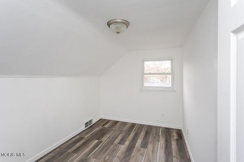 Tiny photo for 5542 Ashdale Court, Toledo, OH 43612 (MLS # 10005241)