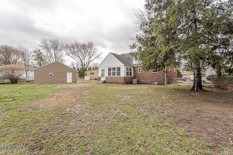 Tiny photo for 5542 Ashdale Court, Toledo, OH 43612 (MLS # 10005241)