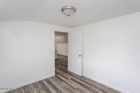 Tiny photo for 5542 Ashdale Court, Toledo, OH 43612 (MLS # 10005241)