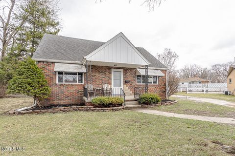Tiny photo for 5542 Ashdale Court, Toledo, OH 43612 (MLS # 10005241)