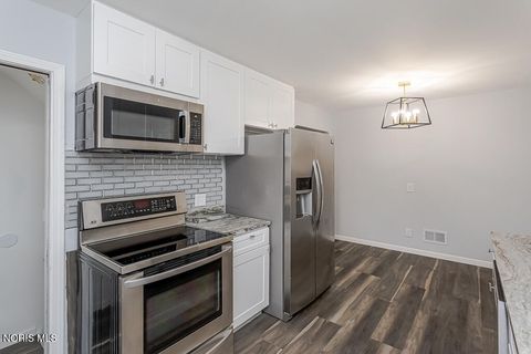 Tiny photo for 5542 Ashdale Court, Toledo, OH 43612 (MLS # 10005241)