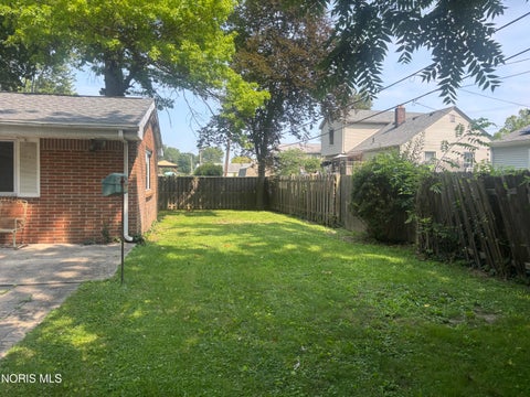 Tiny photo for 910 Hubbel Street, Maumee, OH 43537 (MLS # 10010579)