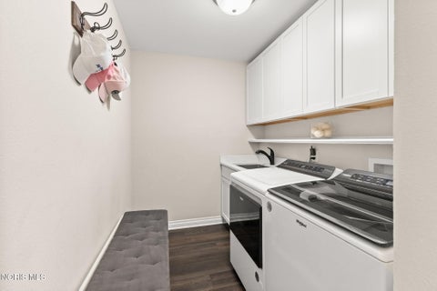 Tiny photo for 25149 Fox Hunt Drive, Perrysburg, OH 43551 (MLS # 10011377)