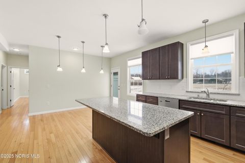 Tiny photo for 900 Tomahawk Lane, Bowling Green, OH 43402 (MLS # 10002587)