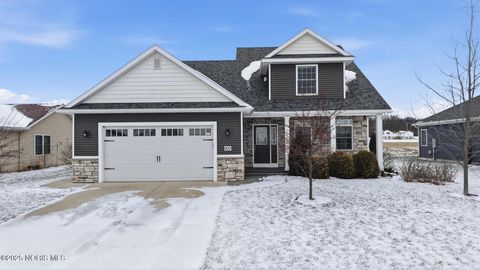 Photo of 900 Tomahawk Lane, Bowling Green, OH 43402 (MLS # 10002587)