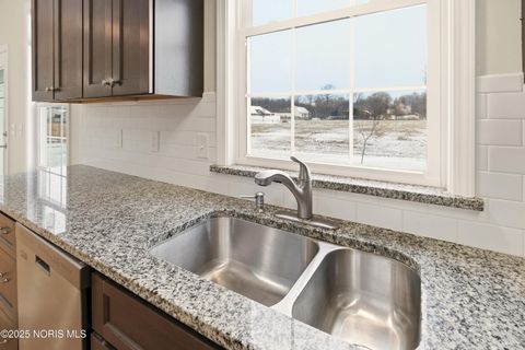 Tiny photo for 900 Tomahawk Lane, Bowling Green, OH 43402 (MLS # 10002587)