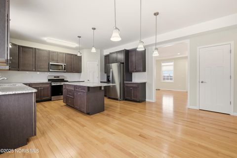 Tiny photo for 900 Tomahawk Lane, Bowling Green, OH 43402 (MLS # 10002587)