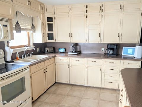 Tiny photo for 4913 Evansport Road, Defiance, OH 43512 (MLS # 10004004)