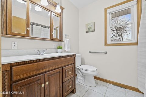 Tiny photo for 525 Orchard View Drive, Maumee, OH 43537 (MLS # 10001603)