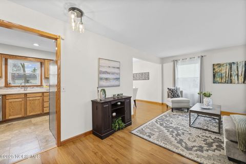 Tiny photo for 525 Orchard View Drive, Maumee, OH 43537 (MLS # 10001603)