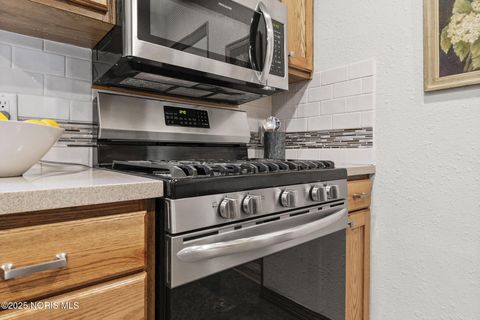 Tiny photo for 525 Orchard View Drive, Maumee, OH 43537 (MLS # 10001603)