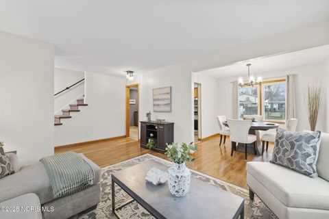 Tiny photo for 525 Orchard View Drive, Maumee, OH 43537 (MLS # 10001603)