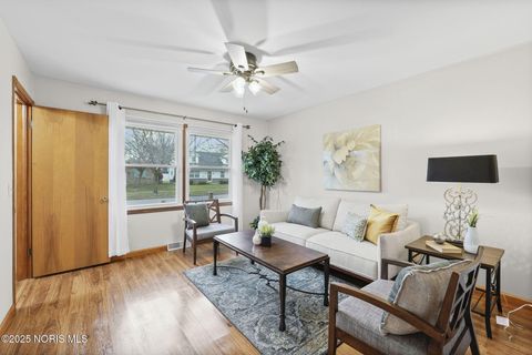 Tiny photo for 525 Orchard View Drive, Maumee, OH 43537 (MLS # 10001603)