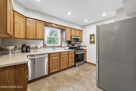 Tiny photo for 525 Orchard View Drive, Maumee, OH 43537 (MLS # 10001603)