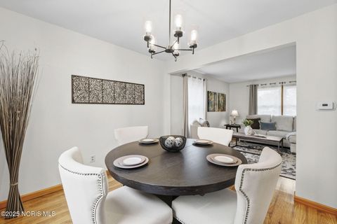 Tiny photo for 525 Orchard View Drive, Maumee, OH 43537 (MLS # 10001603)