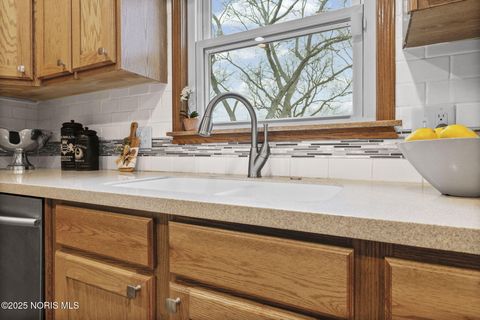 Tiny photo for 525 Orchard View Drive, Maumee, OH 43537 (MLS # 10001603)