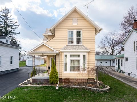 Photo of 149 Walnut Street, Bellevue, OH 44811 (MLS # 10005062)