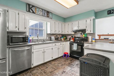 Tiny photo for 2227 Glenrose Lane, Maumee, OH 43537 (MLS # 10010099)