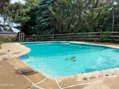 Tiny photo for 2227 Glenrose Lane, Maumee, OH 43537 (MLS # 10010099)