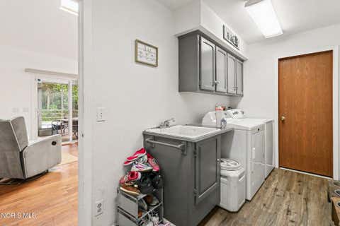 Tiny photo for 2227 Glenrose Lane, Maumee, OH 43537 (MLS # 10010099)