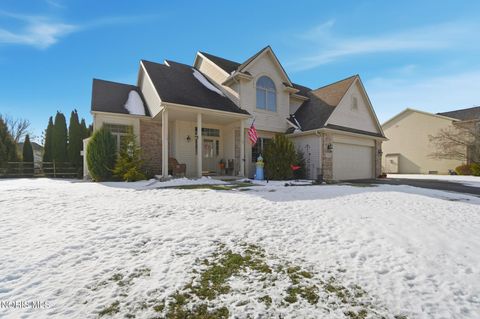 Photo of 7223 Hunters Chase, Maumee, OH 43537 (MLS # 10004106)