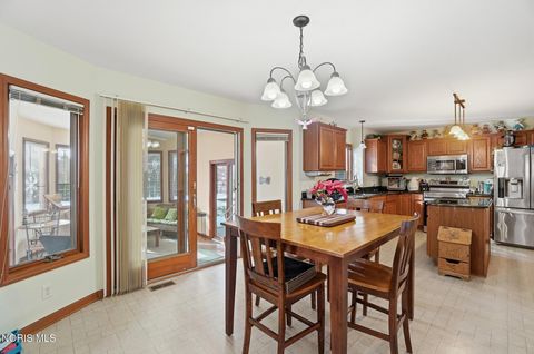 Tiny photo for 7223 Hunters Chase, Maumee, OH 43537 (MLS # 10004106)