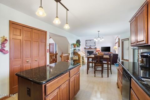 Tiny photo for 7223 Hunters Chase, Maumee, OH 43537 (MLS # 10004106)