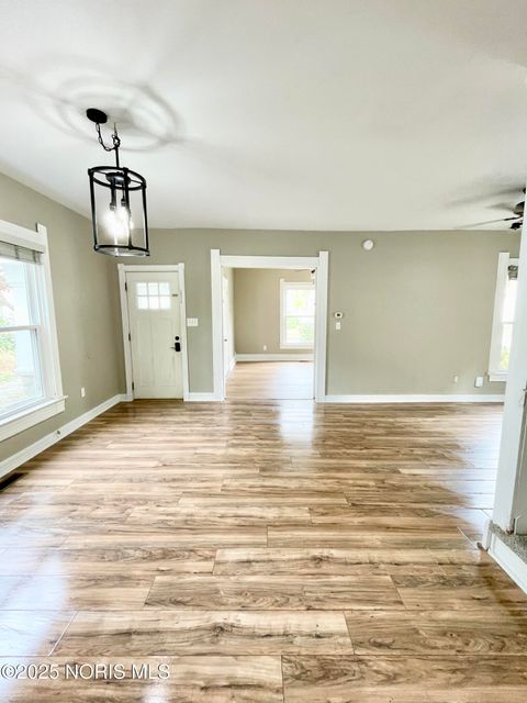 Tiny photo for 446 S Grove Street, Bowling Green, OH 43402 (MLS # 10001050)