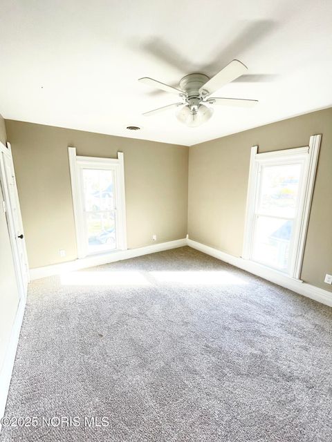 Tiny photo for 446 S Grove Street, Bowling Green, OH 43402 (MLS # 10001050)