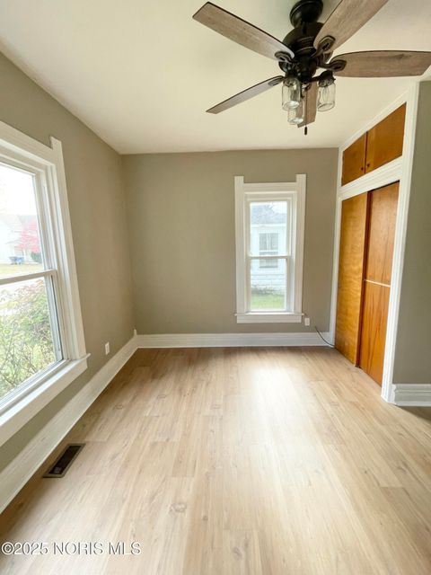 Tiny photo for 446 S Grove Street, Bowling Green, OH 43402 (MLS # 10001050)