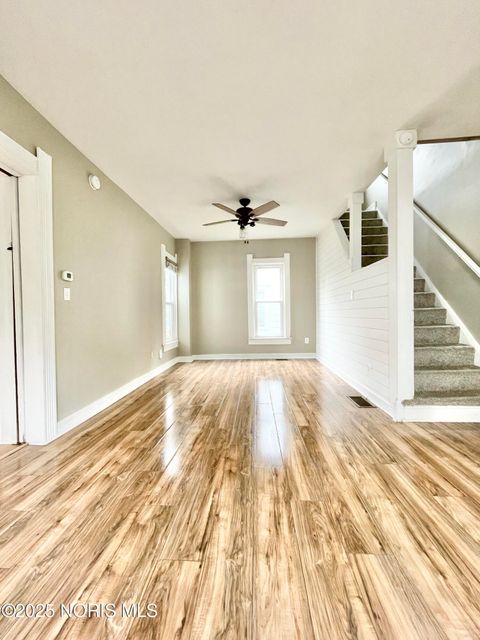 Tiny photo for 446 S Grove Street, Bowling Green, OH 43402 (MLS # 10001050)