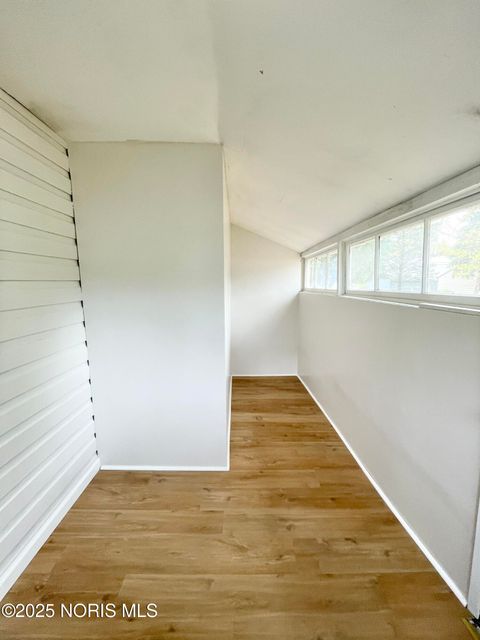 Tiny photo for 446 S Grove Street, Bowling Green, OH 43402 (MLS # 10001050)