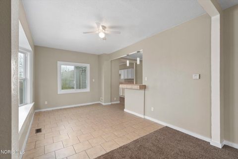 Tiny photo for 822 Delence Street, Toledo, OH 43605 (MLS # 10006523)