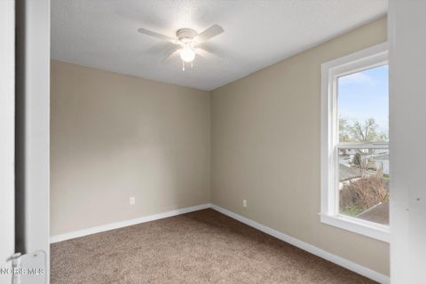 Tiny photo for 822 Delence Street, Toledo, OH 43605 (MLS # 10006523)