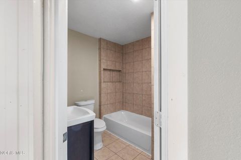 Tiny photo for 822 Delence Street, Toledo, OH 43605 (MLS # 10006523)