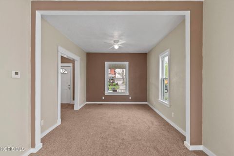 Tiny photo for 822 Delence Street, Toledo, OH 43605 (MLS # 10006523)