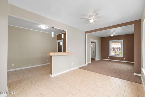 Tiny photo for 822 Delence Street, Toledo, OH 43605 (MLS # 10006523)