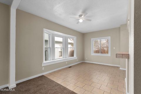 Tiny photo for 822 Delence Street, Toledo, OH 43605 (MLS # 10006523)