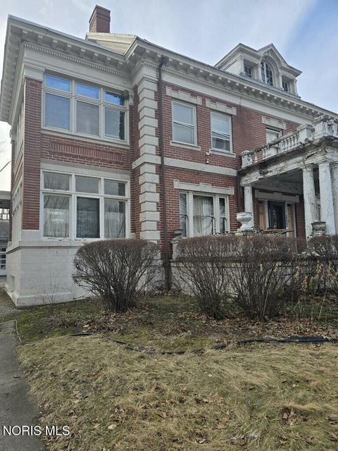 Tiny photo for 2229 Parkwood Avenue, Toledo, OH 43620 (MLS # 10004300)